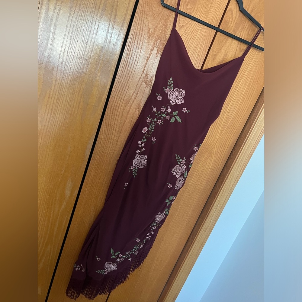 HOUSE OF CB 'Eloisa' Wine Embroidered Midi Dress size L+ - Picture 9 of 16